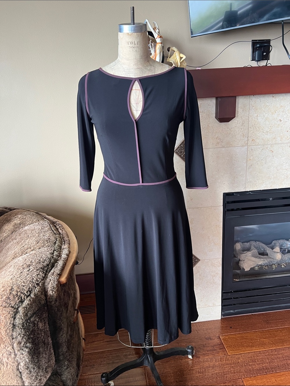 Leona Edminston body con dress